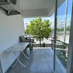 Paradise House Ξενοδοχείο με διαμερίσματα 3*