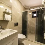 Paradise House 3*
