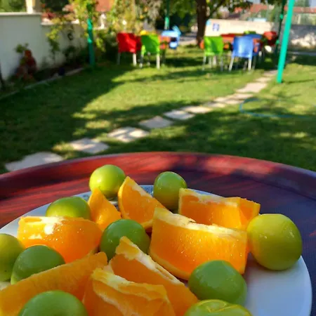 Paradise House Апарт-отель 3*