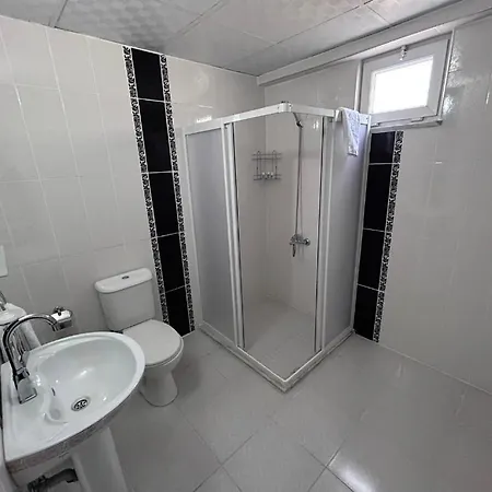 Aparthotel Paradise House 3*