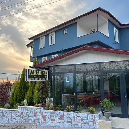 Ξενοδοχείο με διαμερίσματα Paradise House