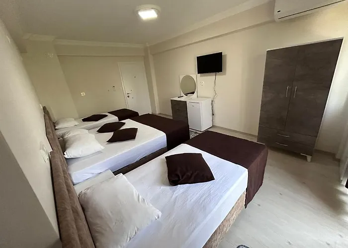Paradise House 3*