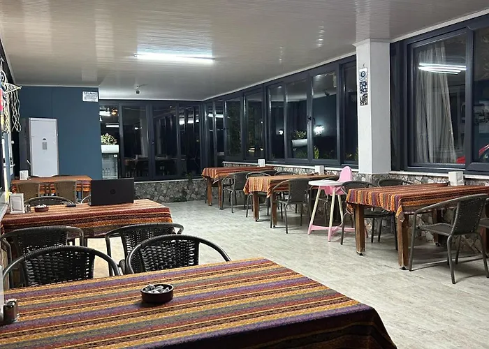 Paradise House 3*
