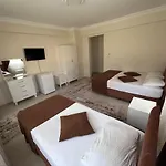 Aparthotel Paradise House 3*