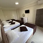 Paradise House 3*