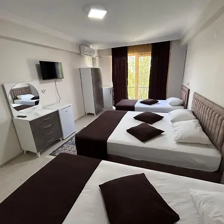 アパートホテル Paradise House