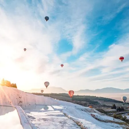 アパートホテル Paradise House 3*