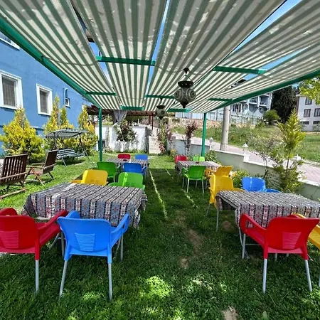 Ξενοδοχείο με διαμερίσματα Paradise House Παμούκαλε