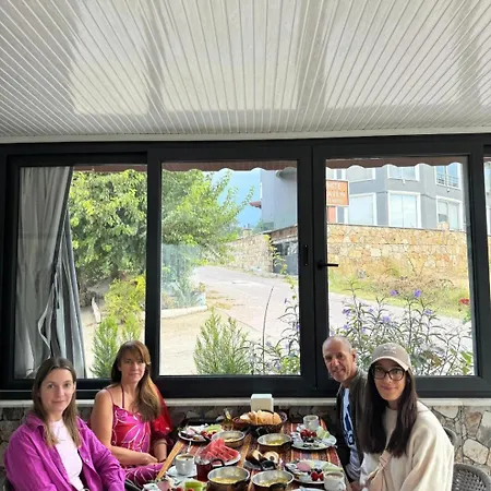 アパートホテル Paradise House