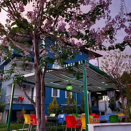 アパートホテル Paradise House