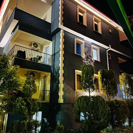 Paradise House Appart hôtel 4*