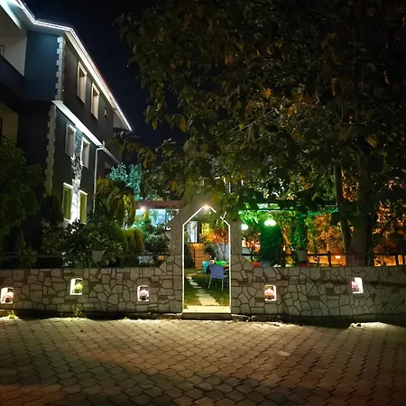 Apart-hotel Paradise House