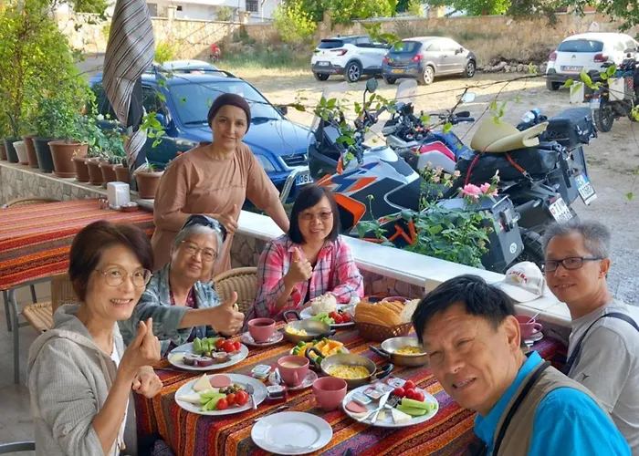 Paradise House Aparthotel 3*