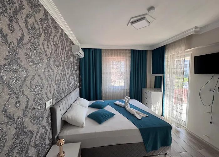 Paradise House Aparthotel 3*