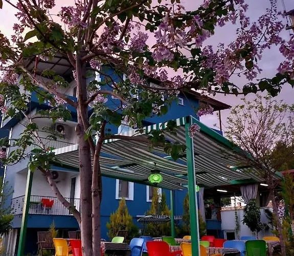 アパートホテル Paradise House