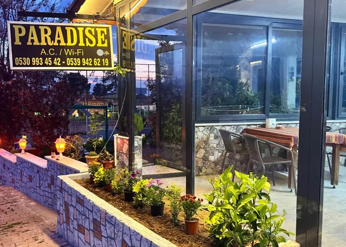 Paradise House アパートホテル 3*